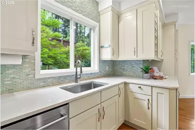 10831 SW Creightonwood Pl, Portland, OR 97219 - Photo 16