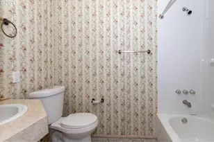 1199 N Terry St, Eugene, OR 97402 - Photo 8