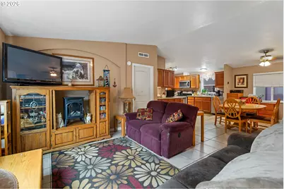 483 Rye St, Woodburn, OR 97071 - Photo 10