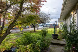 301 NW Midway St, Winston, OR 97496 - Photo 4