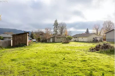 301 NW Midway St, Winston, OR 97496 - Photo 14