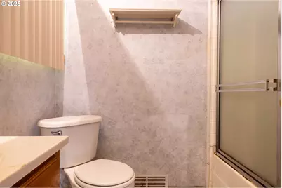 301 NW Midway St, Winston, OR 97496 - Photo 24