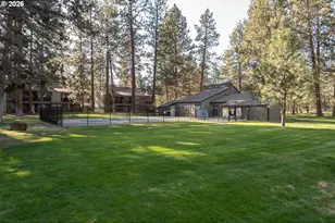 827 E Desperado Trail, Sisters, OR 97759 - Photo 18