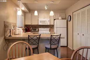 827 E Desperado Trail, Sisters, OR 97759 - Photo 6