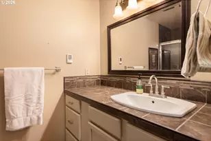 827 E Desperado Trail, Sisters, OR 97759 - Photo 12