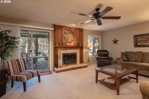 827 E Desperado Trail, Sisters, OR 97759 - Photo 4