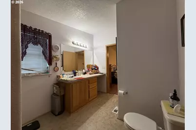 120 SE Oak Leaf Ln, Winston, OR 97496 - Photo 18