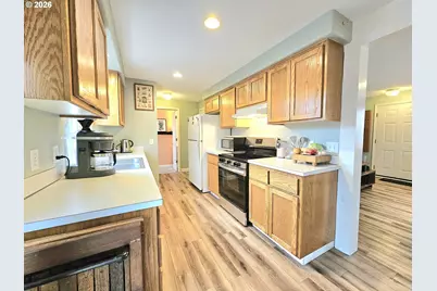 4467 Fergus Ave, Eugene, OR 97402 - Photo 12