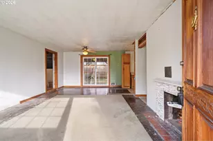 9011 NE Tillamook St, Portland, OR 97220 - Photo 4