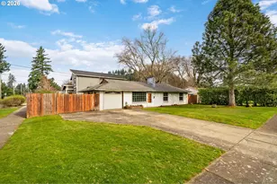 9011 NE Tillamook St, Portland, OR 97220 - Photo 2