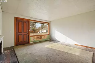 9011 NE Tillamook St, Portland, OR 97220 - Photo 10