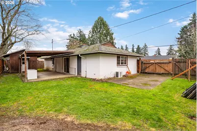 9011 NE Tillamook St, Portland, OR 97220 - Photo 34