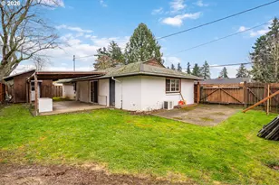 9011 NE Tillamook St, Portland, OR 97220 - Photo 34