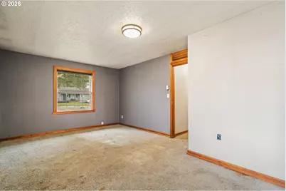 9011 NE Tillamook St, Portland, OR 97220 - Photo 30