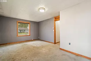 9011 NE Tillamook St, Portland, OR 97220 - Photo 30