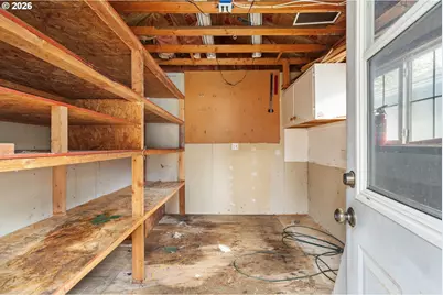9011 NE Tillamook St, Portland, OR 97220 - Photo 32