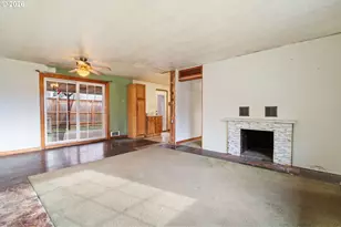 9011 NE Tillamook St, Portland, OR 97220 - Photo 6