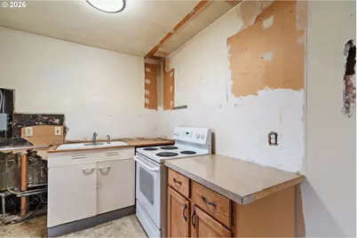 9011 NE Tillamook St, Portland, OR 97220 - Photo 20