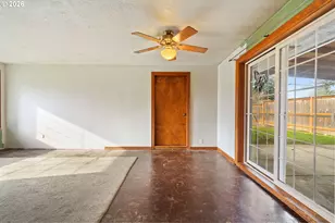 9011 NE Tillamook St, Portland, OR 97220 - Photo 14