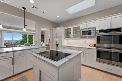 706 NW Westover Ter, Portland, OR 97210 - Photo 10