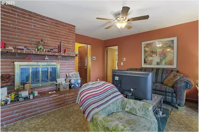 205 NE 160th Ave, Portland, OR 97230 - Photo 10