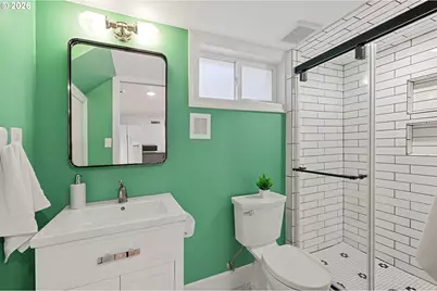 3325 NE Holladay St, Portland, OR 97232 - Photo 38