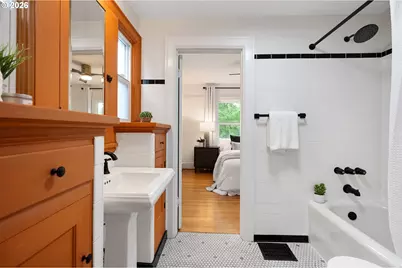 3325 NE Holladay St, Portland, OR 97232 - Photo 12