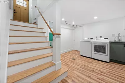 3325 NE Holladay St, Portland, OR 97232 - Photo 32