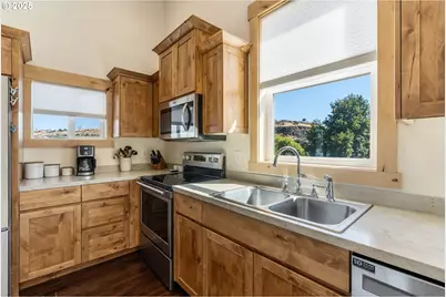 192 Honey Suckle Ln, The Dalles, OR 97058 - Photo 6