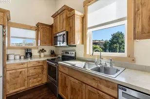 192 Honeysuckle Ln, The Dalles, OR 97058 - Photo 6