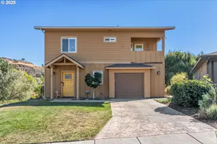 192 Honeysuckle Ln, The Dalles, OR 97058 - Photo 2