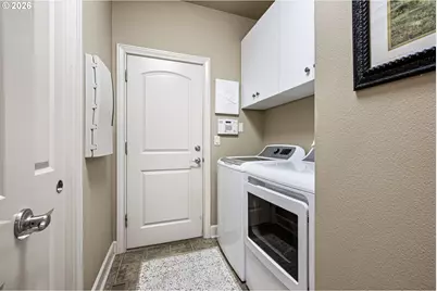 426 Troon Ave, Woodburn, OR 97071 - Photo 34