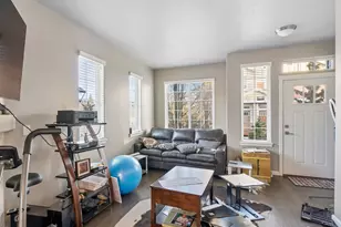 18394 SW Anna Mae Ln, Beaverton, OR 97003 - Photo 10