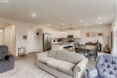 2676 NW Shadden Dr, McMinnville, OR 97128 - Photo 8