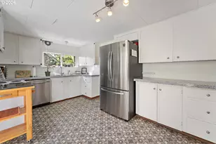 7738 SW 31st Ave, Portland, OR 97219 - Photo 8