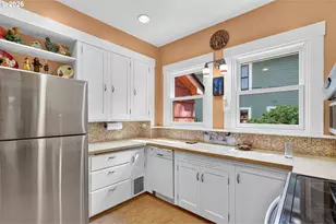 2525 NE Tillamook St, Portland, OR 97212 - Photo 16