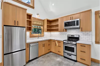 2525 NE Tillamook St, Portland, OR 97212 - Photo 38