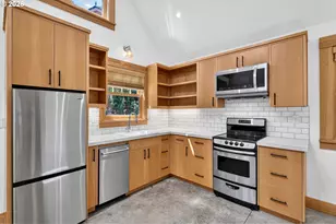 2525 NE Tillamook St, Portland, OR 97212 - Photo 38