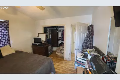 504 Wall St, Silverton, OR 97381 - Photo 8