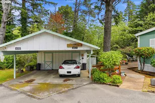 495 Village Pines Way, Coos Bay, OR 97420 - Photo 4