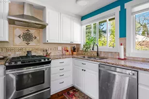8385 SW Brookridge St, Portland, OR 97225 - Photo 8