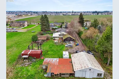 4563 Hazelgreen Rd NE, Salem, OR 97305 - Photo 4