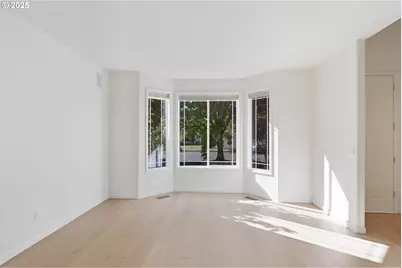 5728 NW Skycrest Pkwy, Portland, OR 97229 - Photo 16