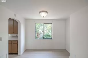 875 S 5th St, Lebanon, OR 97355 - Photo 10