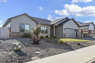 924 Durham Ave, Sutherlin, OR 97479 - Photo 2