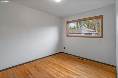 11529 NE Fargo St, Portland, OR 97220 - Photo 16