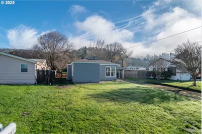 1551 NE Morris St, Roseburg, OR 97470 - Photo 40