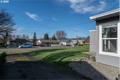 1551 NE Morris St, Roseburg, OR 97470 - Photo 38