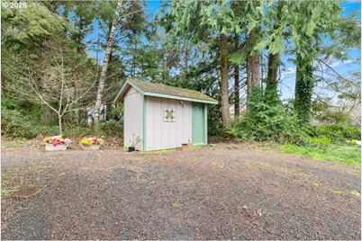 142 S Quadrant St, Rockaway Beach, OR 97136 - Photo 28