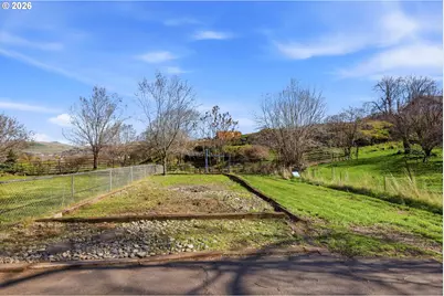 1829 E 8th St, The Dalles, OR 97058 - Photo 42